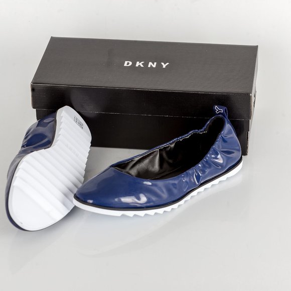 NWT DKNY vivi patent flat - Picture 7 of 10